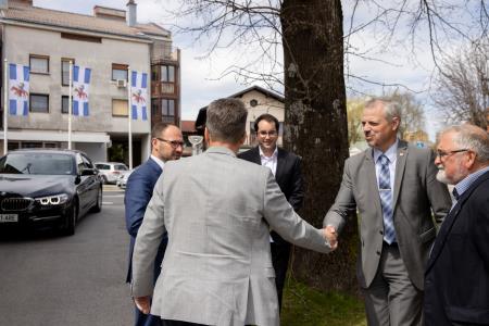 MINISTER VRTOVEC PODPIS POGODBE PIVKA 19.4.2022 - Valter Leban-8509